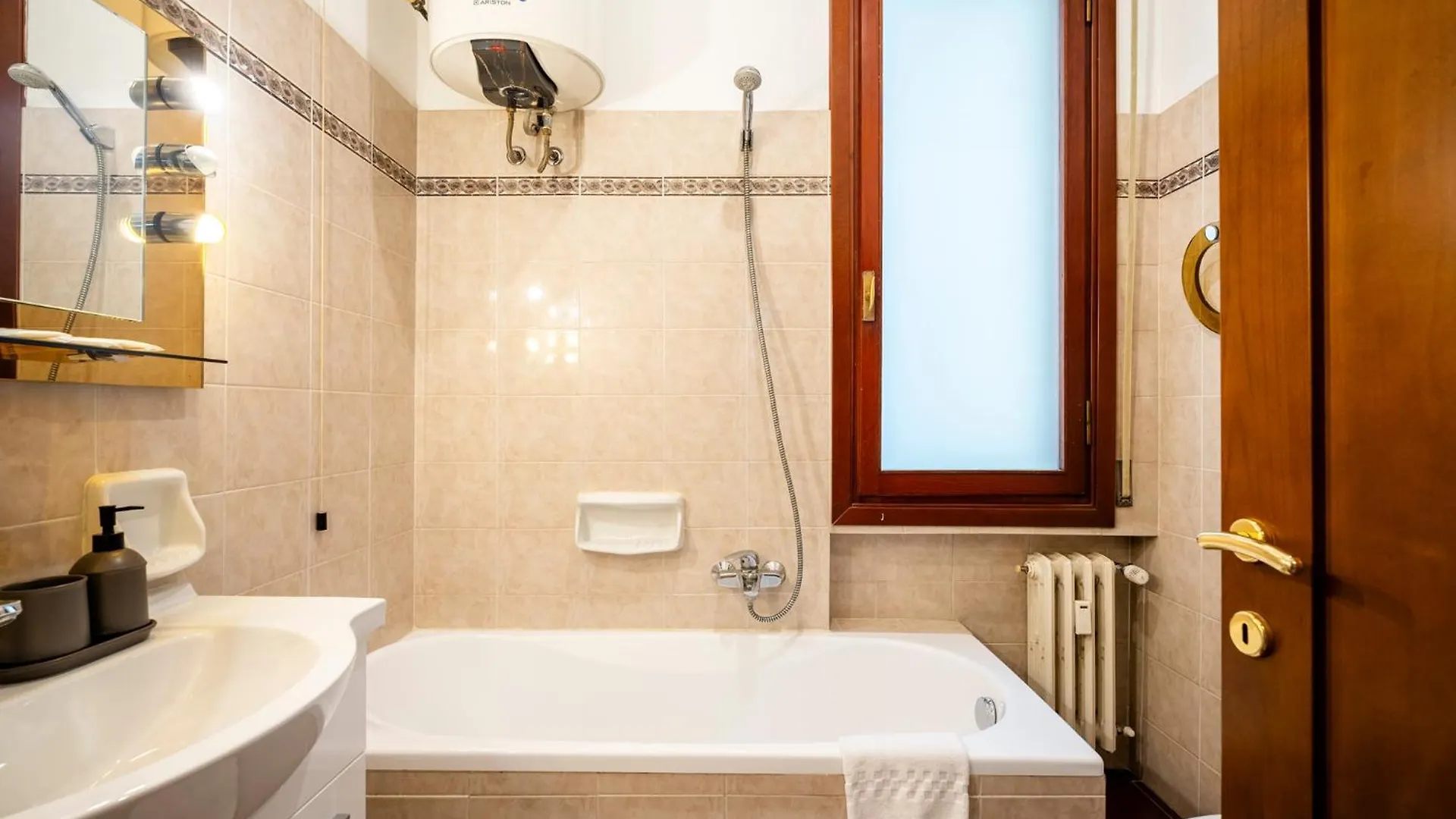 Apartment The Luxor Suites - Turati Florenz Italien