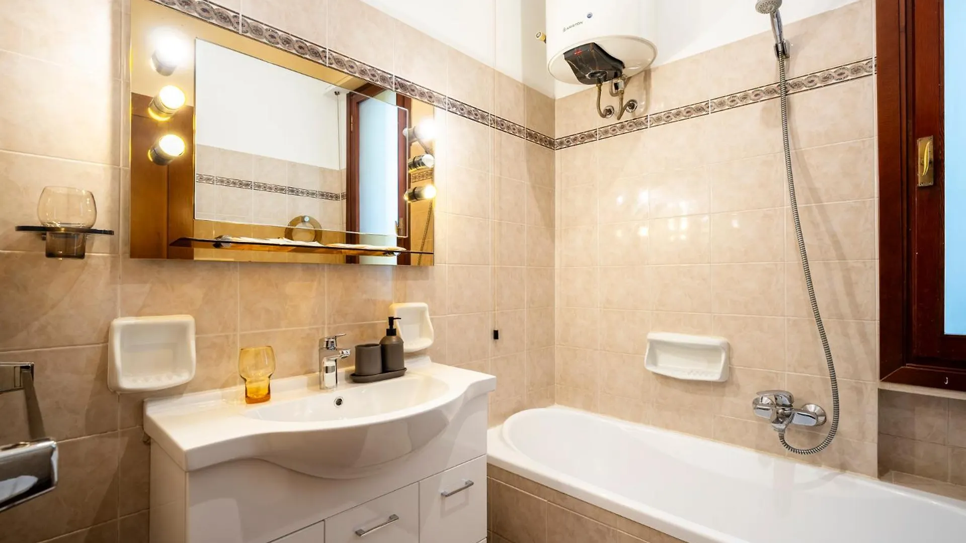 The Luxor Suites - Turati Florencie